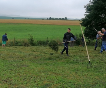 Brigáda 25.7.2020 - kosenie a hrabanie obecných priestranstiev