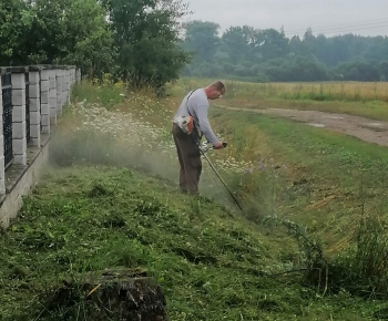 Brigáda 25.7.2020 - kosenie a hrabanie obecných priestranstiev