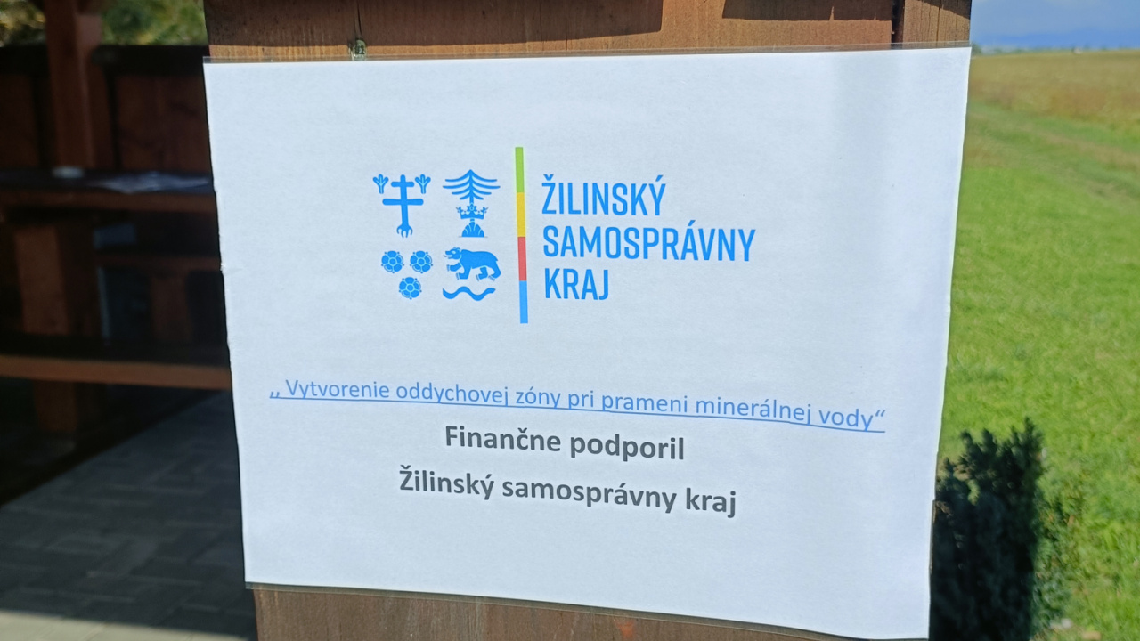 ''Vytvorenie odddychovej zóny pri prameni minerálnej vody'' - Finančne podporil Žilinský samosprávny kraj ''Vytvorenie odddychovej zóny pri prameni minerálnej vody'' - Finančne podporil Žilinský samosprávny kraj