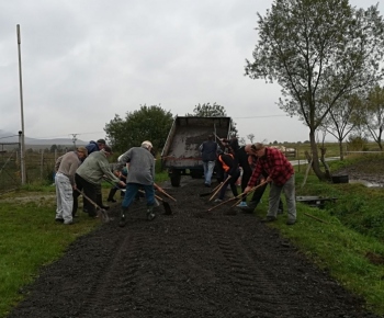 Brigáda - úprava cesty na cintorín